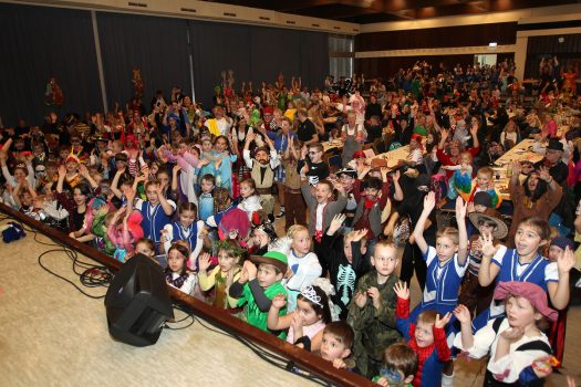 Kinderkarneval in der ausverkauften Aula des Bielsteiner Schulzentrums - Foto: Christian Melzer