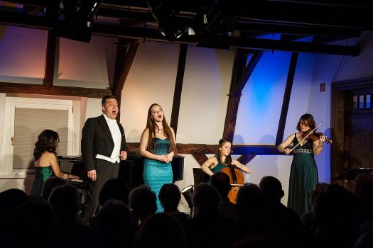 Ein wunderbarer Klassik-Abend mit der Familie Lex-Althoff: (v.l.): Sigrid Althoff, Stefan Lex, Laura Lex, Alexandra Lex-Althoff und Naomi Binder. Foto: Vera Marzinski