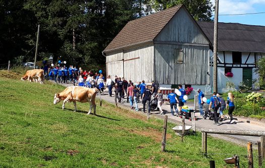 Der „Lindwurm“, der sich durch die Wiehler Wälder zog, war so lang wie niemals zuvor.  Fotos: Michael Röser 