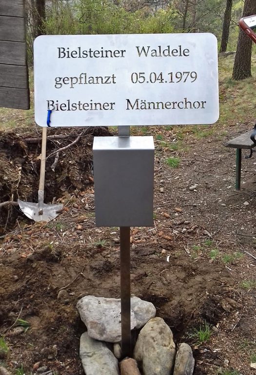 Das neue Edelstahl-Schild